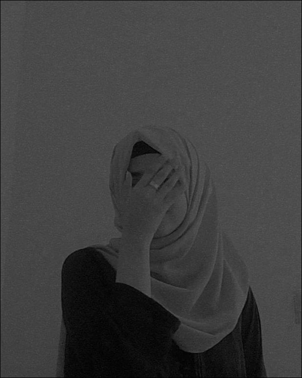 black-hijab-girl-dp black-hijab-girl-dp