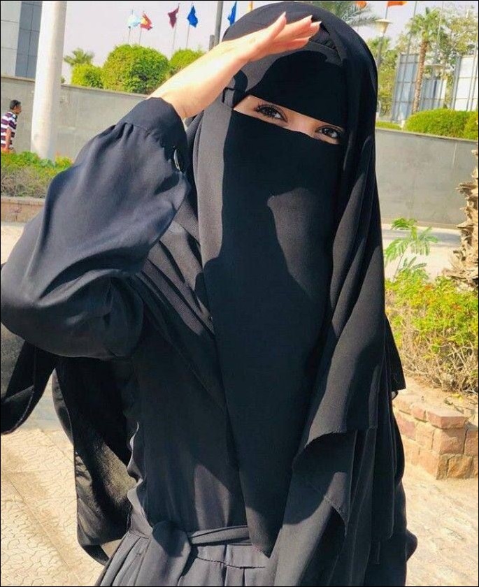 black-hijab-girl-dp black-hijab-girl-dp
