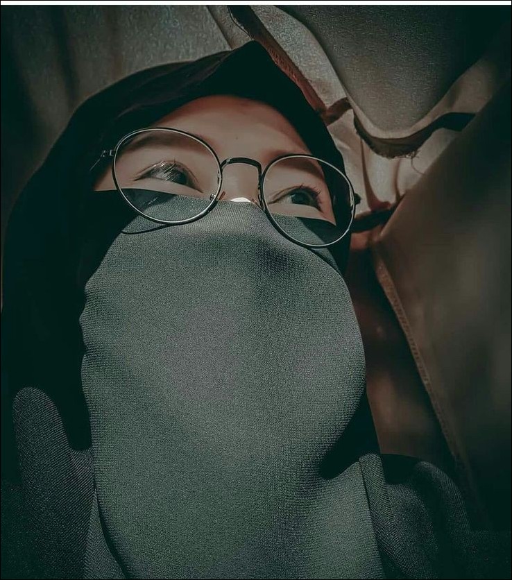 black-hijab-girl-dp black-hijab-girl-dp