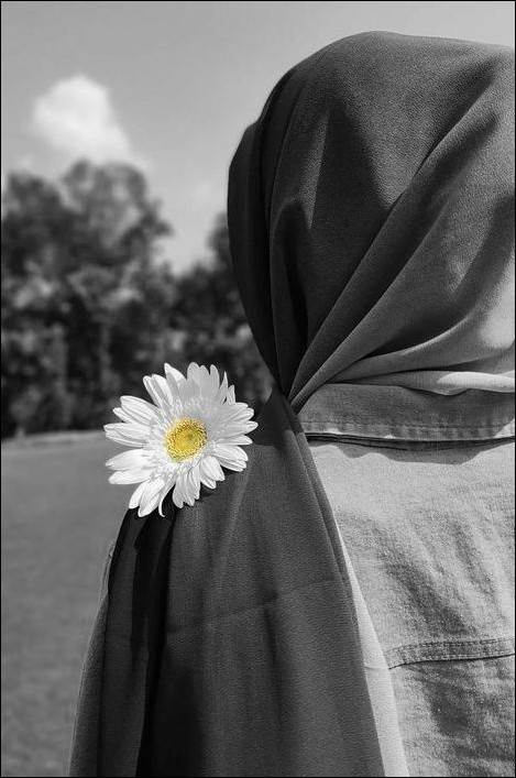 black-hijab-girl-dp black-hijab-girl-dp