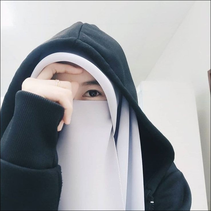 black-hijab-girl-dp black-hijab-girl-dp