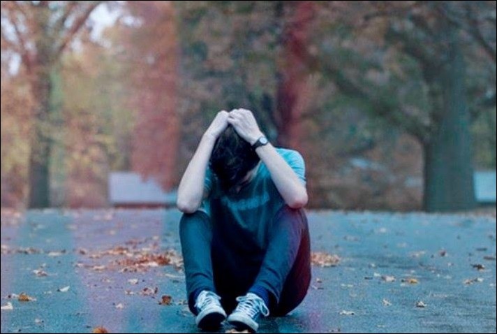 crying-sad-boy-dp