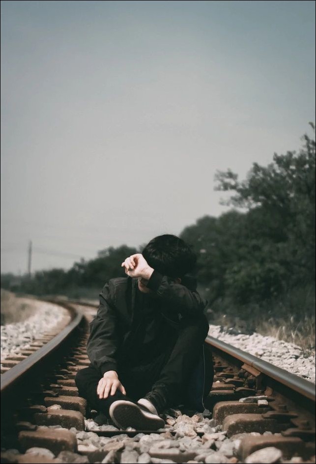 heartbroken-crying-sad-boy-dp