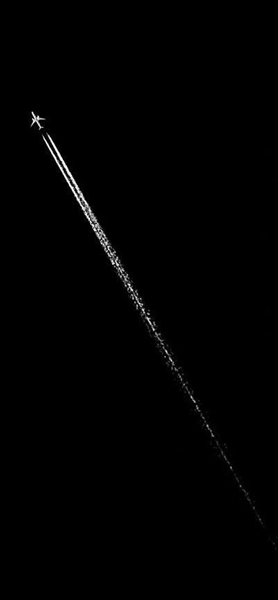 iphone-black-wallpaper