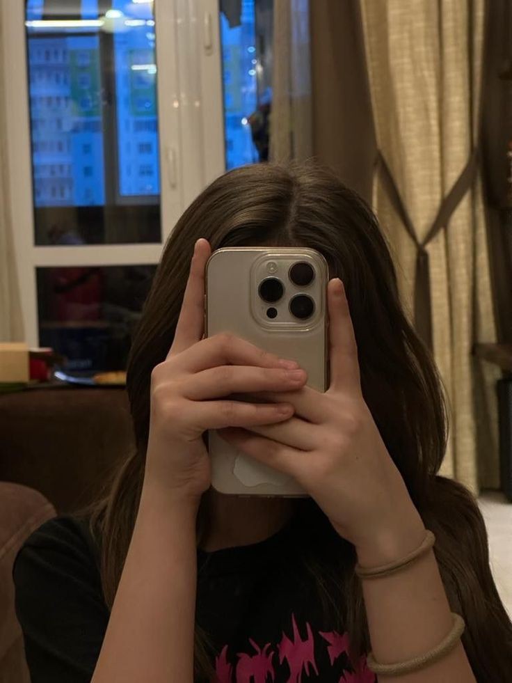 girls dp back pose