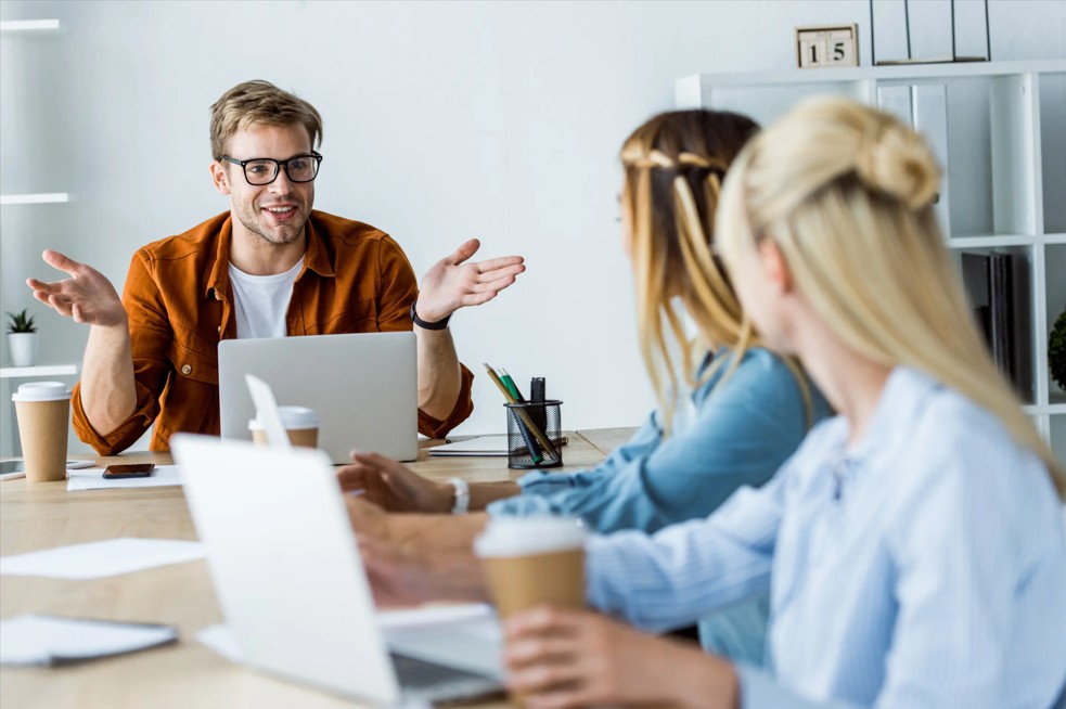 How to Use AI for Social Media Management and Content Creation
