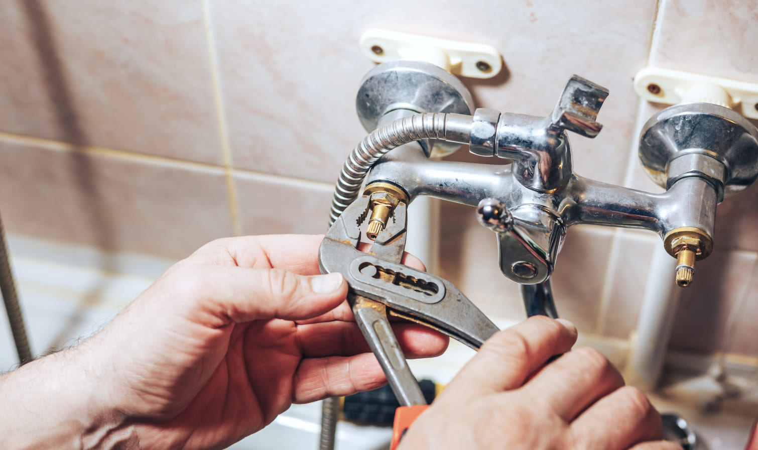 Expert Kitchen Faucet Repair Service for Markham Area