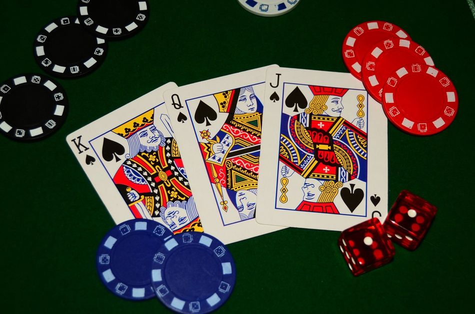What Can You Win with 3 Pairs of Straight Flushes in Each Game at NEW88 Casino?