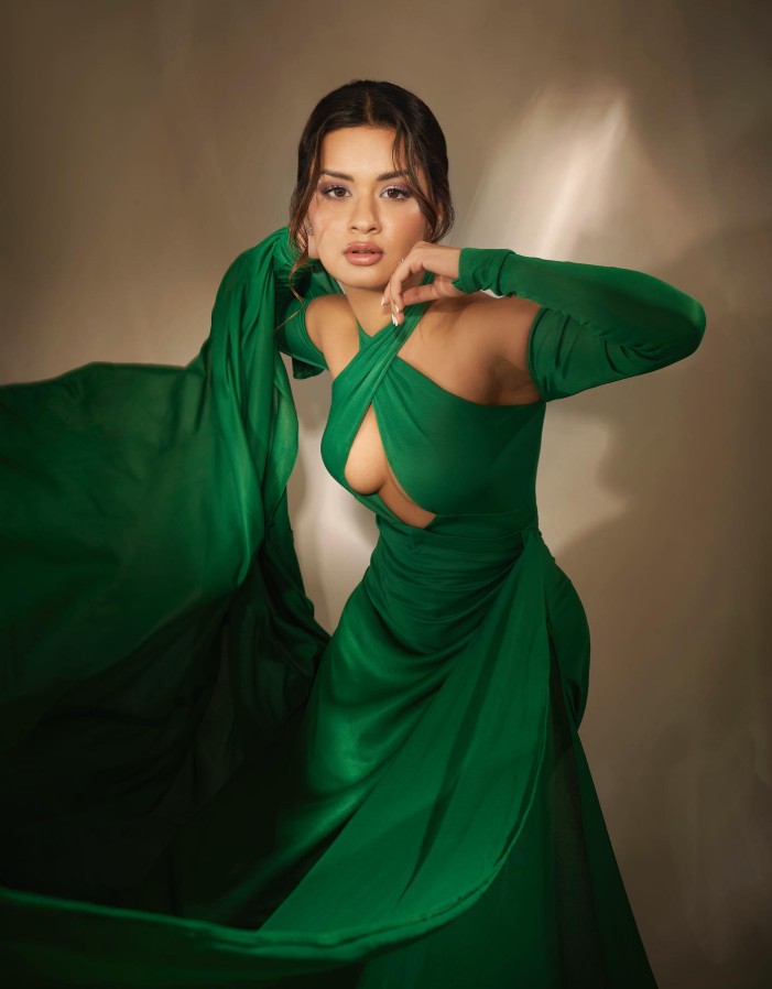 Avneet Kaur Hot Pics