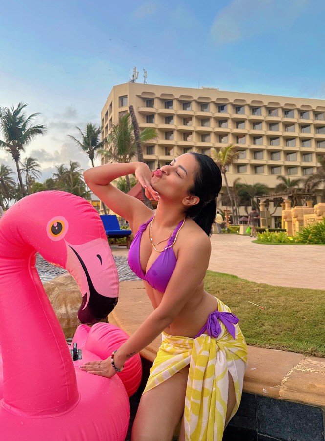 Avneet Kaur Hot Pics