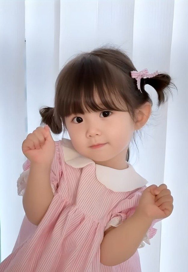 Whatsapp DP Cute baby girl