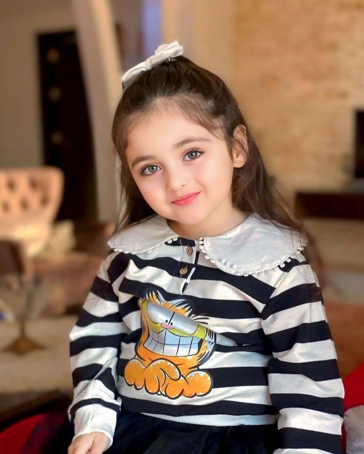 Whatsapp DP Cute baby girl