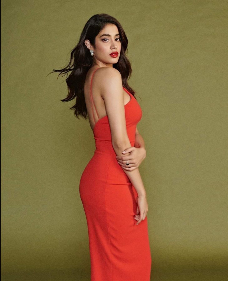 Janhvi Kapoor Hot Pics