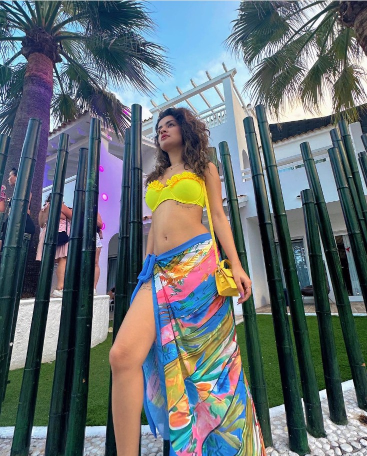 Avneet Kaur Hot Pics
