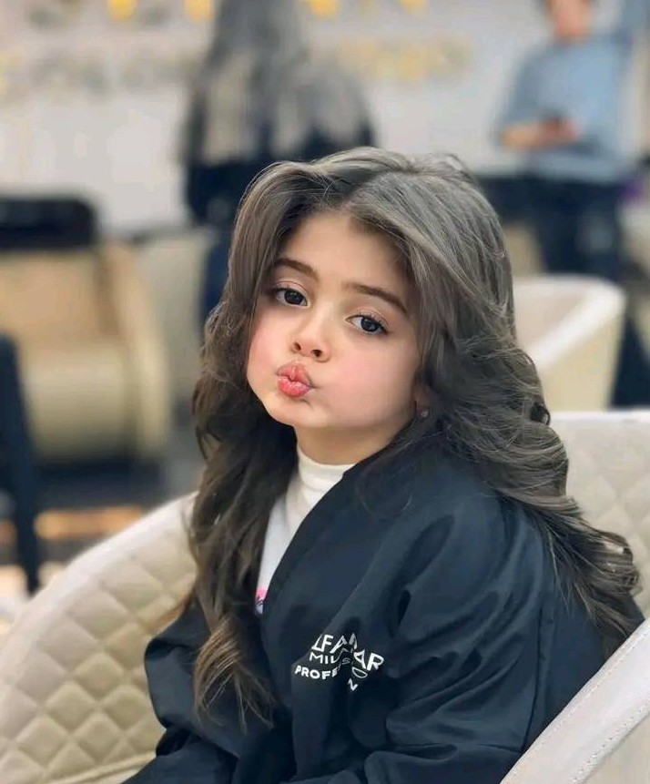 Whatsapp DP Cute baby girl