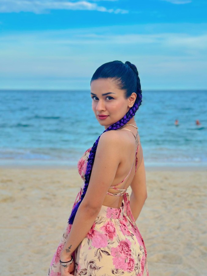 Avneet Kaur Hot Pics