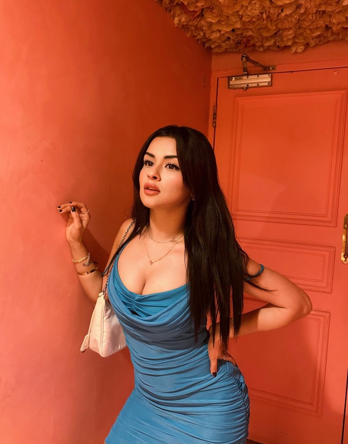 Avneet Kaur Hot Pics