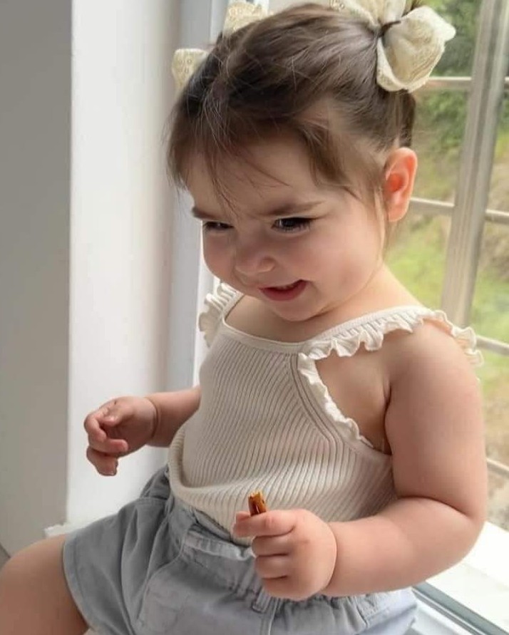Whatsapp DP Cute baby girl