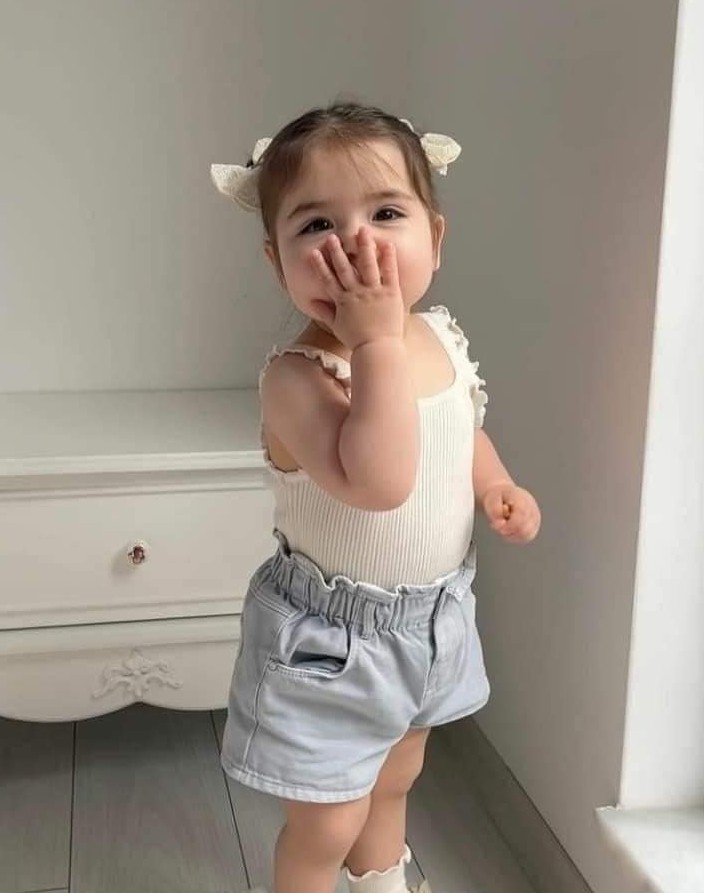 Whatsapp DP Cute baby girl