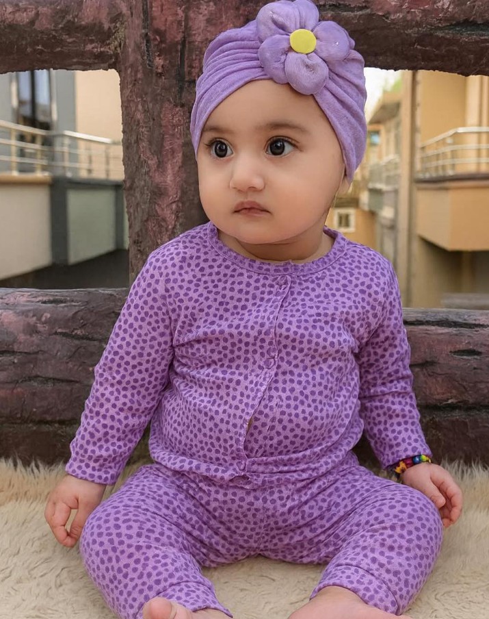 Whatsapp DP Cute baby girl