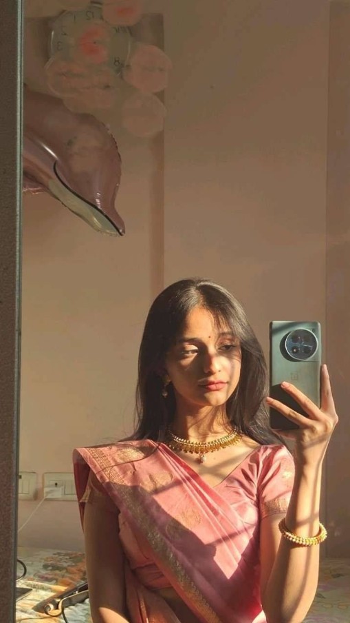 Saree Girl Dp