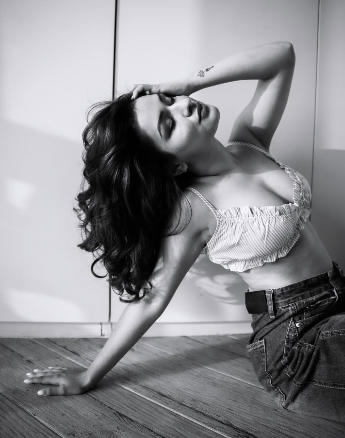 Avneet Kaur Hot Pics