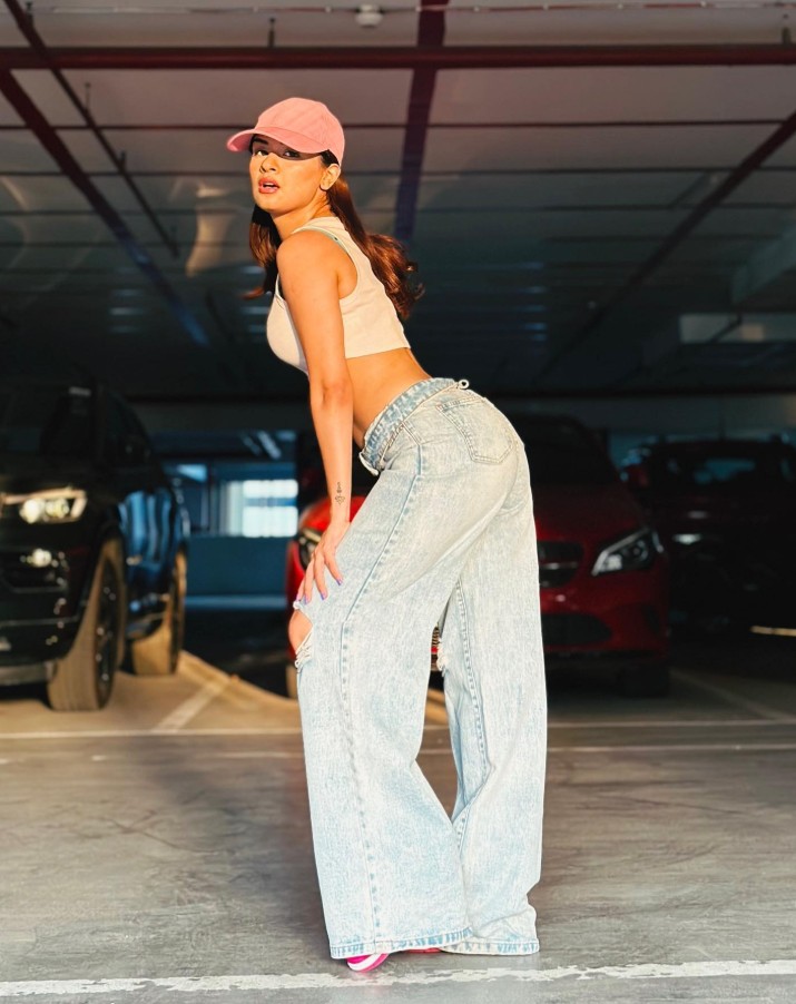 Avneet Kaur Hot Pics