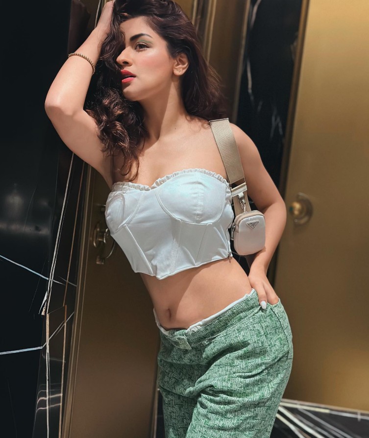 Avneet Kaur Hot Pics