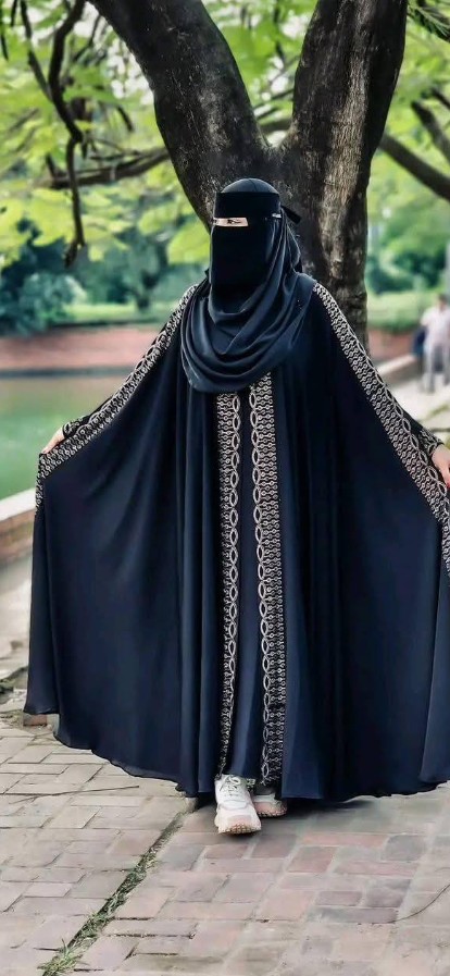 Abaya Girl DP