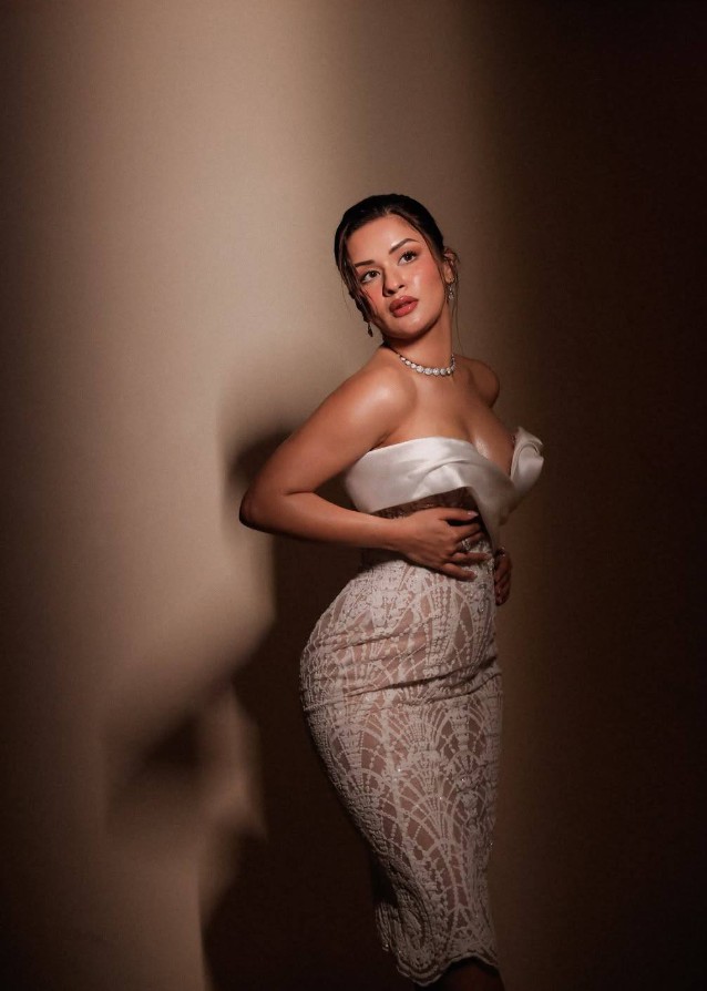 Avneet Kaur Hot Pics