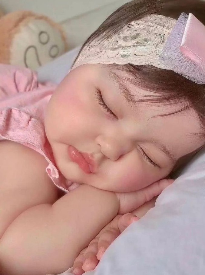 Whatsapp DP Cute baby girl