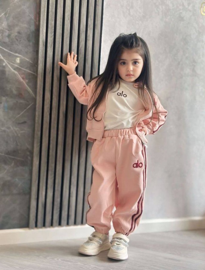 Whatsapp DP Cute baby girl
