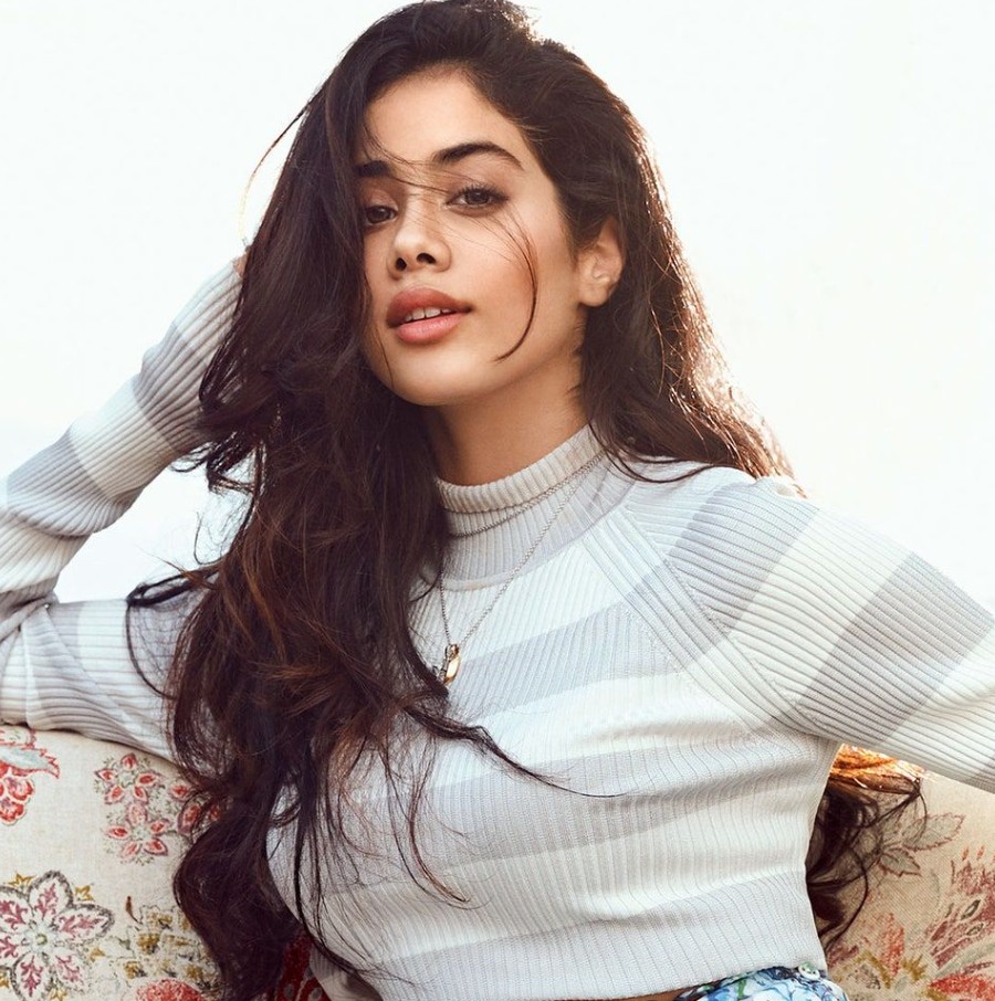 Janhvi Kapoor Hot Pics