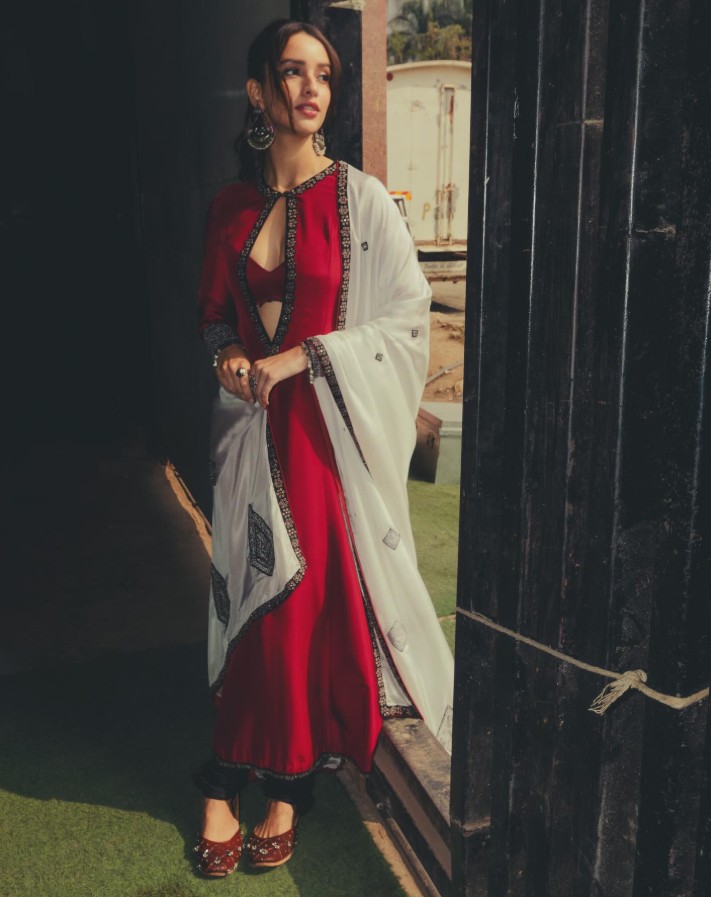 Tripti Dimri Hot Pics