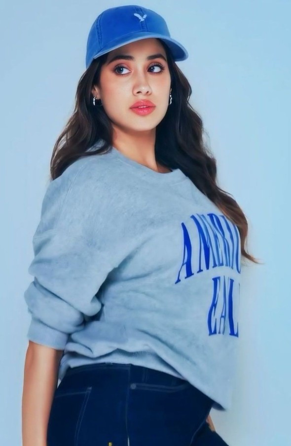 Janhvi Kapoor Hot Pics