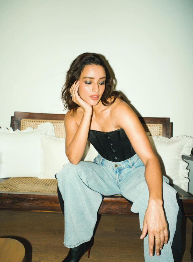 Tripti Dimri Hot Pics