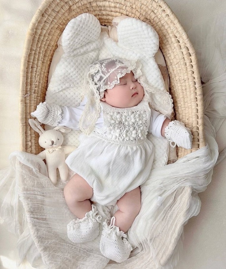 Whatsapp DP Cute baby girl
