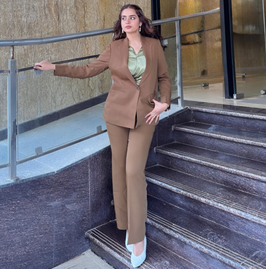 Ayesha Khan Hot Pics