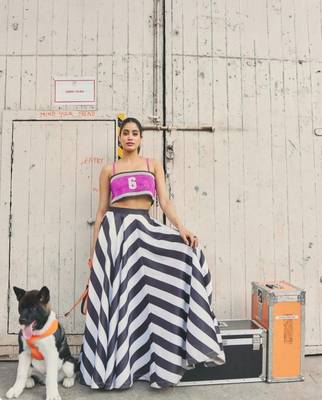 Janhvi Kapoor Hot Pics