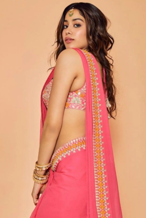 Janhvi Kapoor Hot Pics