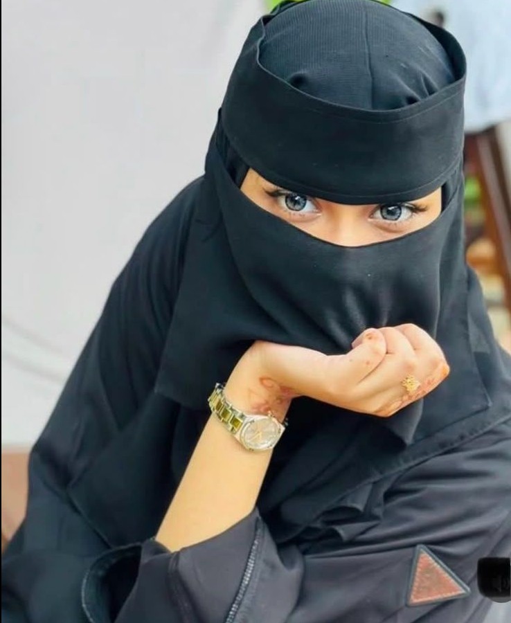 Abaya Girl DP