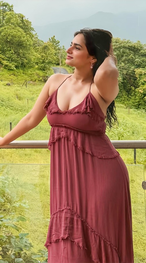 Ayesha Khan Hot Pics