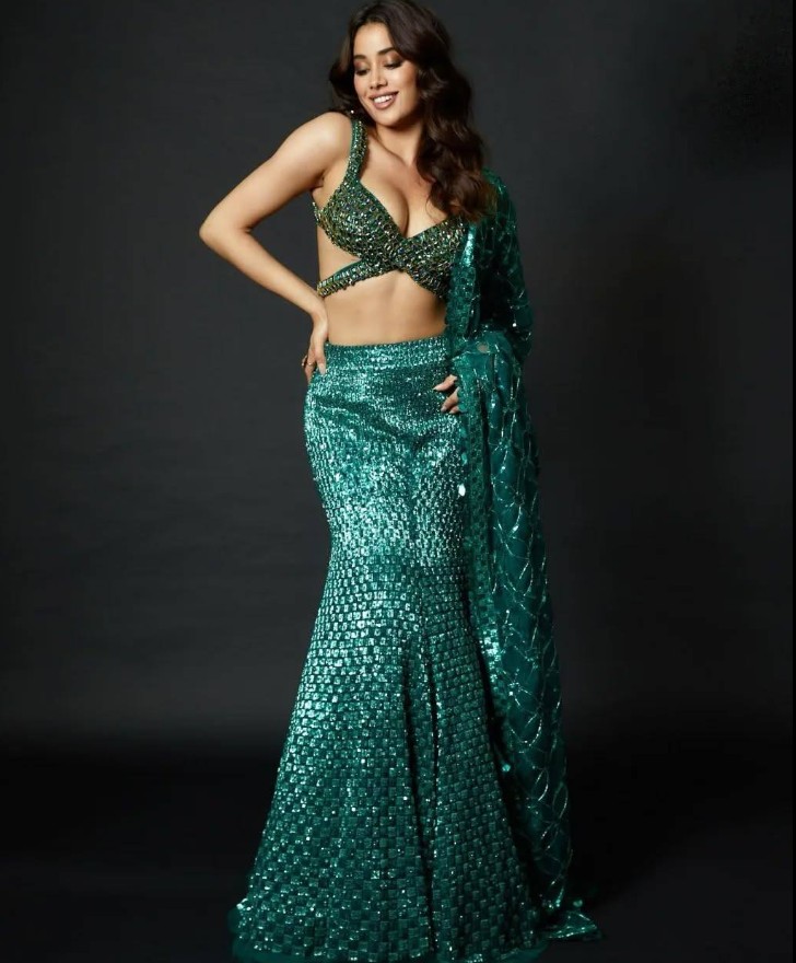 Janhvi Kapoor Hot Pics