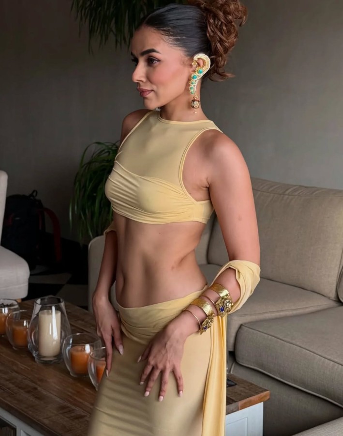 Desi Nude Pics