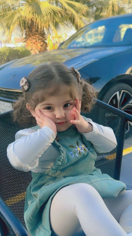 Whatsapp DP Cute baby girl