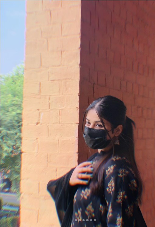 Mask Girl DP, Photos, Pictures & Wallpapers (2026) Mask Girl DP