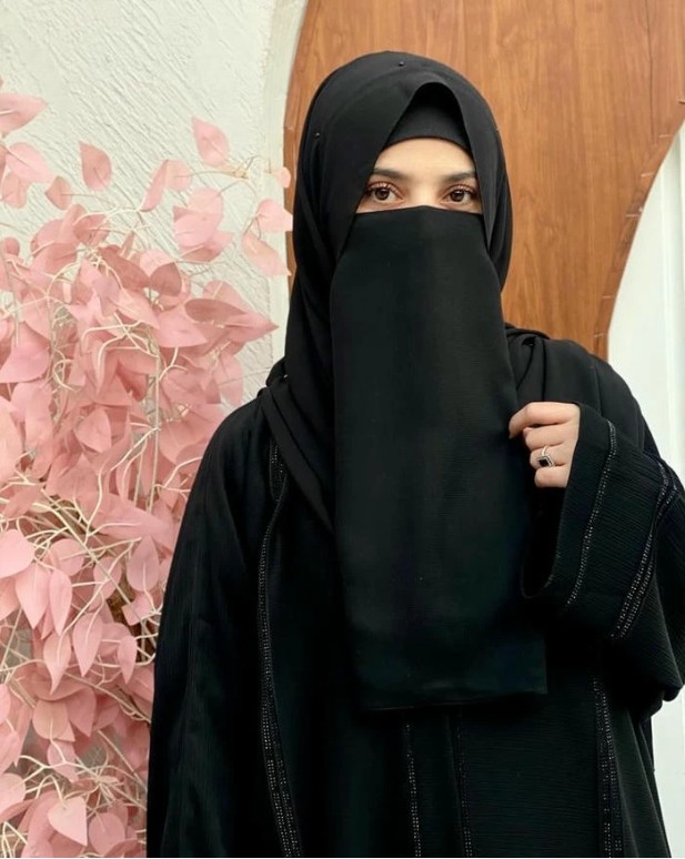 Abaya Girl DP