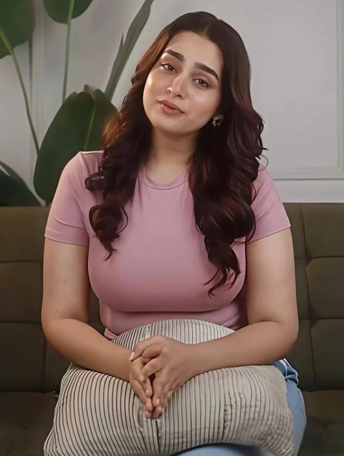 Ayesha Khan Hot Pics