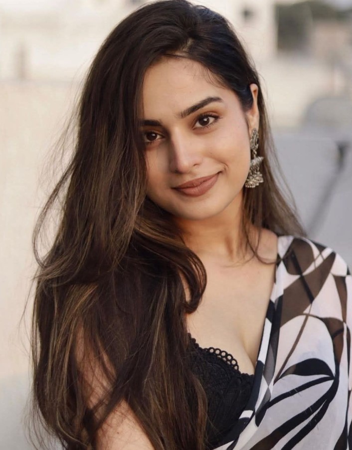 Ayesha Khan Hot Pics