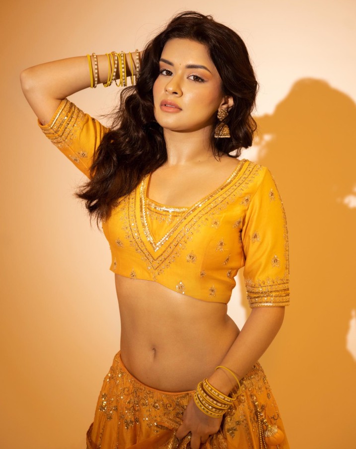 Avneet Kaur Hot Pics
